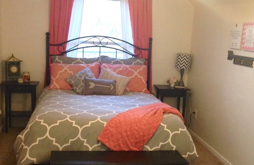 Elko House | Elko Home Away From Home (Private Bedroom and Ensuite Bathroom)
