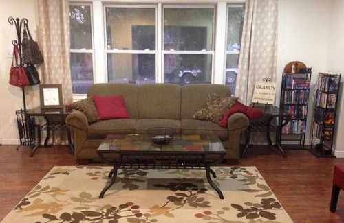 Elko House | Elko Home Away From Home (Private Bedroom and Ensuite Bathroom)