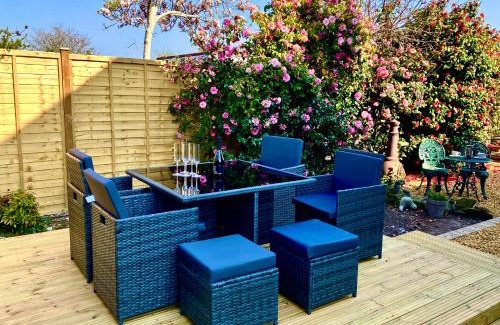 Malvern House | Elkstone House, Hot tub Luxury, Comfortable Home