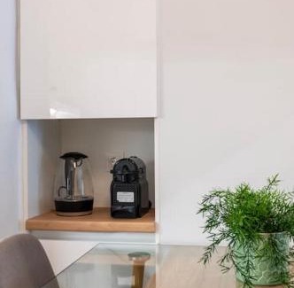 Vyronas Apartment | Ella's Cozy escape with balcony!