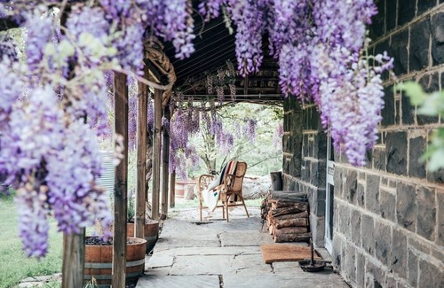 Baynton House | ELLERSLIE COTTAGE - FOR LOVERS AND DREAMERS