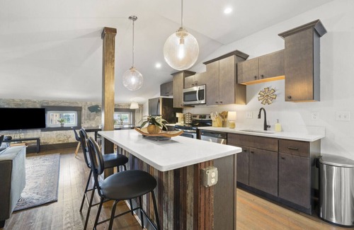 Over-the-Rhine Condo | Elm 7 · The Loft OTR | The Cable House