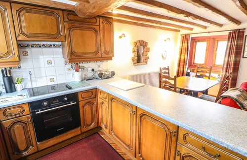 Appleby-in-Westmorland Cottage | ELM COTTAGE, pet friendly, with open fire in Appleby-In-Westmorland