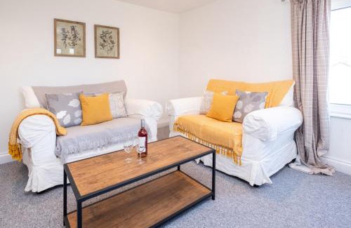 Pettistree Apartment | Elm - Three Tuns Apartments, Pettistree, Wickham Market - by Aldeburgh Coastal Cottages