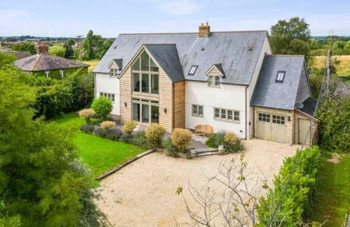 Gillingham House | Elmcroft, Large House with Shepherds Hut