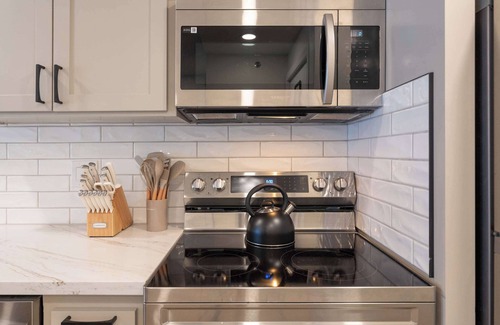 Yosemite West Condo | Elmer's Hideout - Fully Renovated Yosemite Escape!