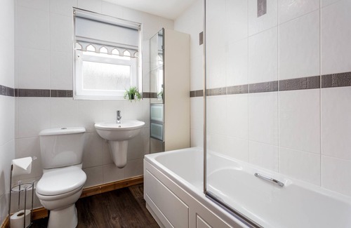 Ayr Apartment | Elms Way No33 - Donnini Apartments