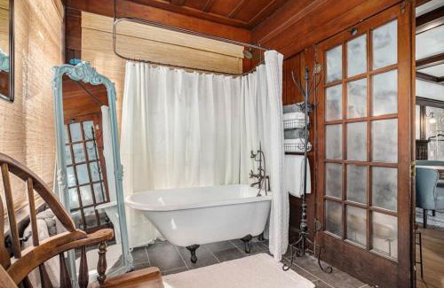 Upper Telegraph House | Elmwood House Berkeley