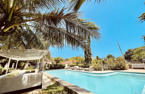 Diani Beach Villa | Elna's Haven - 4BR All ensuite villa in a private compound. Wifi, Swimming Pool