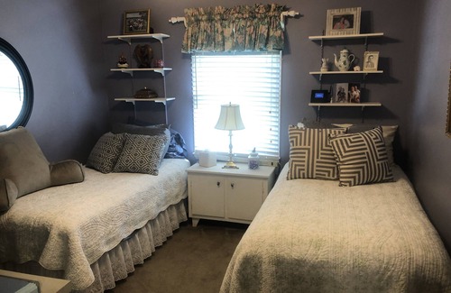 Elon House | Elon Private Guest Suite : 2 bedroom, Sitting room, bath, laundry