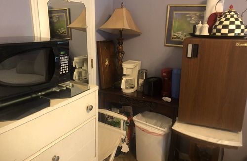 Elon House | Elon Private Guest Suite : 2 bedroom, Sitting room, bath, laundry