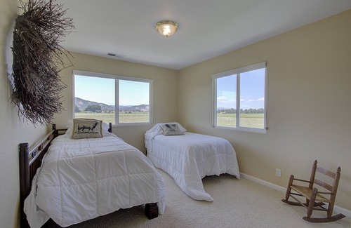 Lakeport Bed & Breakfast | Elope on your own terms