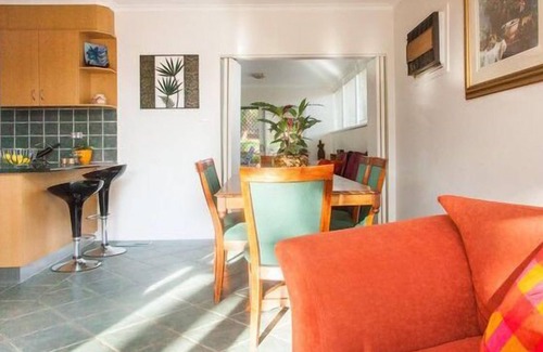 Eltham House | Eltham Retreat Guest House - Warm & Bright Home