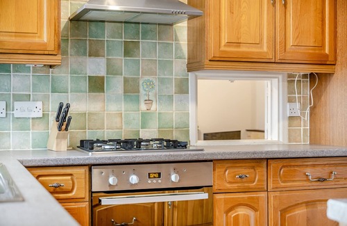 Bourton-on-the-Water Cottage | Elvington Cottage, The Heart of the Cotswolds