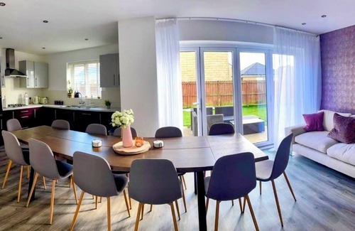 Darlington House | Elysian Escape, modern 5 bedroom house, sleeps 12