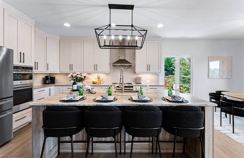 Mount Mourne House | Elysian Shores w/Heated Pool & Optional Boat Rental