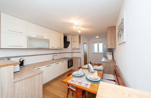Policnik Apartment | Ema's Olive Garden Apt 2 - Families only 4 + 1