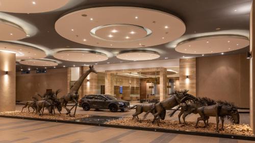 Nairobi West Hotel | Emara Ole-Sereni