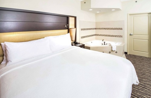 Westover Hotel | Embassy Suites by Hilton Fayetteville Fort Bragg