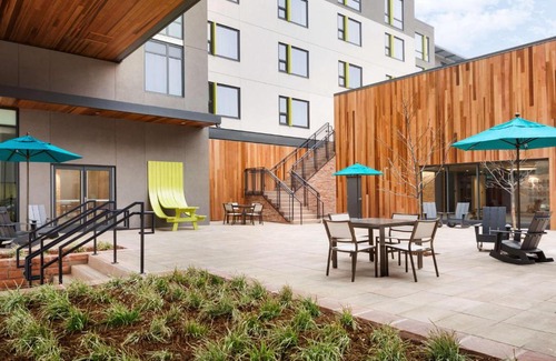 Goss - Grove Hotel | Embassy Suites By Hilton Boulder