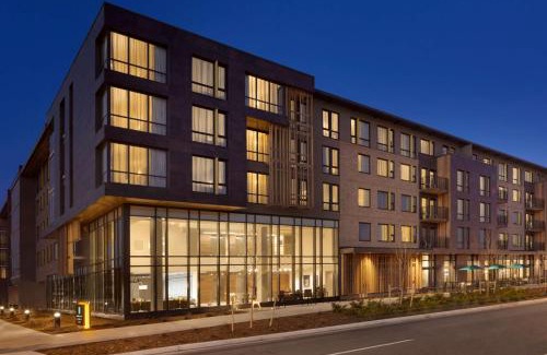 Goss - Grove Hotel | Embassy Suites By Hilton Boulder