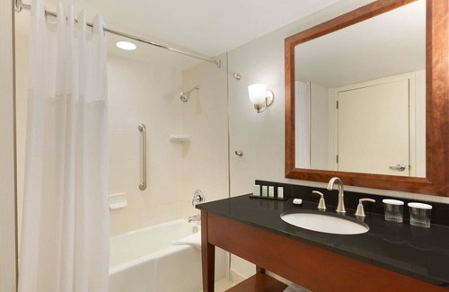 Waltham Hotel | Embassy Suites by Hilton Boston Waltham