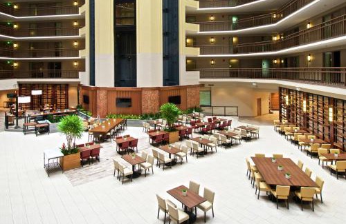 Tigard Hotel | Embassy Suites by Hilton Portland Tigard