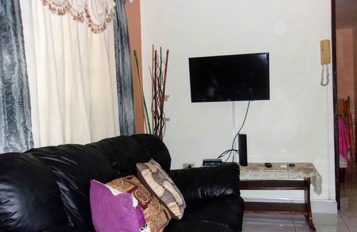 Camperdown Apartment | EMERALD APT @OAKLANDS KINGSTON 876 528-0668