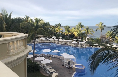 Cerritos Resort | Emerald Bay Premier Resort in Mazatlán