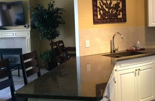 Central Okanagan Condo | Emerald Beach Villas - Lakefront Wood Lake