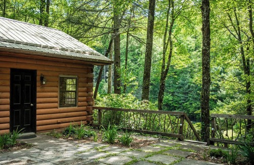 Cedar Mountain Cabin | Emerald Lake Cabin- Lakefront - Hikes - MTB Trails - Couples