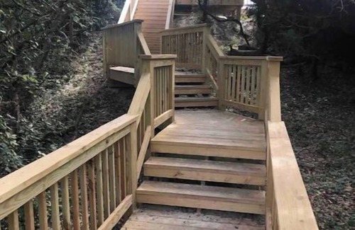 Emerald Isle Apartment | Emerald Mermaid cozy studio apt private beach access including parking & shower