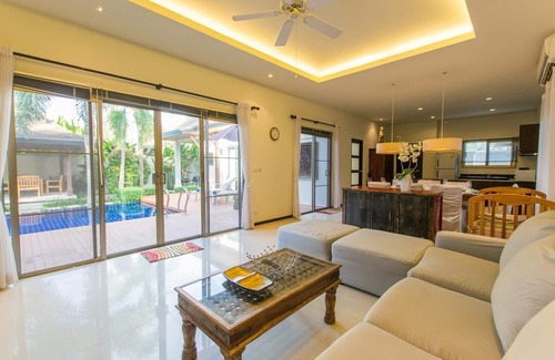 Rawai Villa | Emerald Pool Villa, Lush Villa On A Sunny Island