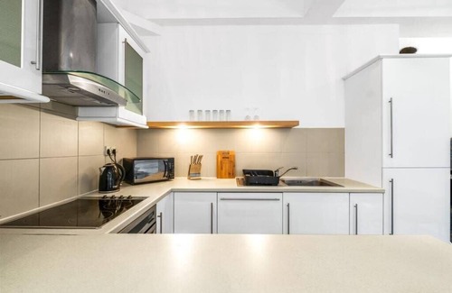 Birmingham City Centre Apartment | Emerald Suite | Netflix | WiFi