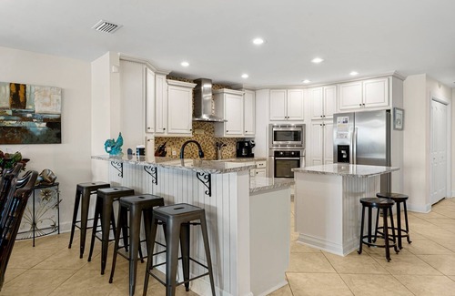Silver Sands House | EMERALD SURF-5 br, 4ba, BEACH FRONT with POOL & Pet friendly!