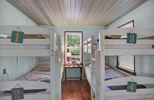 Huntingdon Cabin | Emmazing Grace - Aunt Susie's Raystown Lake