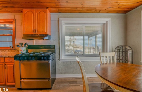 Topsail Beach House | Emotional Rescue – Ground Floor, Big Views!