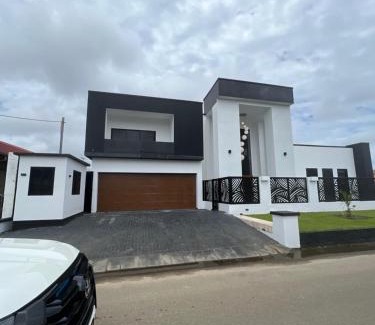Noord Villa | Empire Villa Paramaribo Noord 1