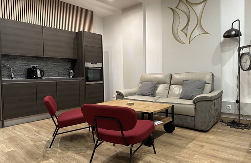 Nouvelle Ville House | Emplacement Fabuleux, A 1 min Gare et 5m Musée, Restaurant et Centre Commercial
