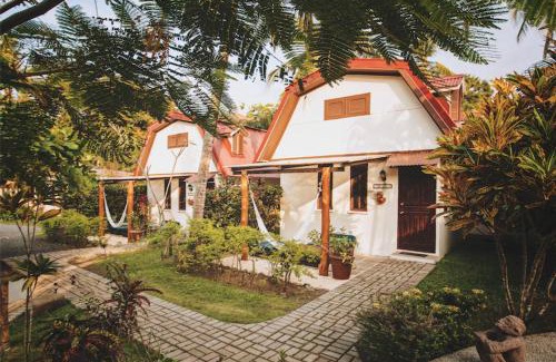 Esterillos Este Bed & Breakfast | Encantada Ocean Cottages