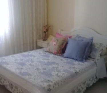 Jardim Vitoria Apartment | Encantador a 2 quadras da Enseada, com varanda e garagem