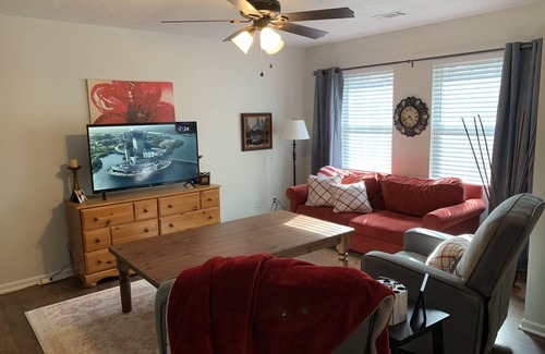 Monroe House | Encanto! A cheerful 2-bedroom first floor home.