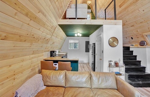 Pocono Summit Cabin | Enchanted A-Frame Cabin | Hot Tub | Firepit
