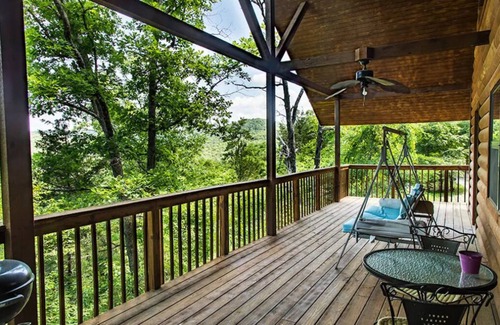 Eureka Springs Cabin | Enchanted Forest Hilltop Hideaway- 1 bedroom Cabin with Jacuzzi tub! Hiking Trail & Cave on property!