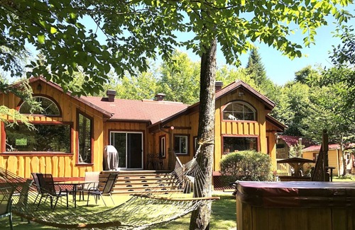 Stoneham-et-Tewkesbury House | Enchanting estate in the Three Lakes Valley at Stoneham