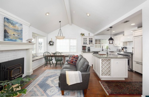 Cayucos House | Enchanting 2-bedroom home half a block to the beach