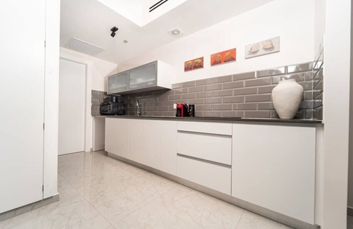 Jerusalem City Centre Condo | Enchanting 2 Bedroom In Best Location/Parking