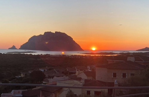 Porto San Paolo Apartment | ENCHANTING and FRESH PANORAMIC HOUSE with a view of the island of TAVOLARA