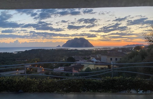 Porto San Paolo Apartment | ENCHANTING and FRESH PANORAMIC HOUSE with a view of the island of TAVOLARA