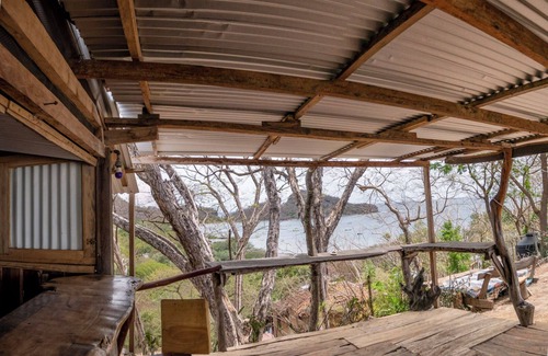 El Gigante Cabin | Enchanting cabin with amazing beach views in Gigante, Tola